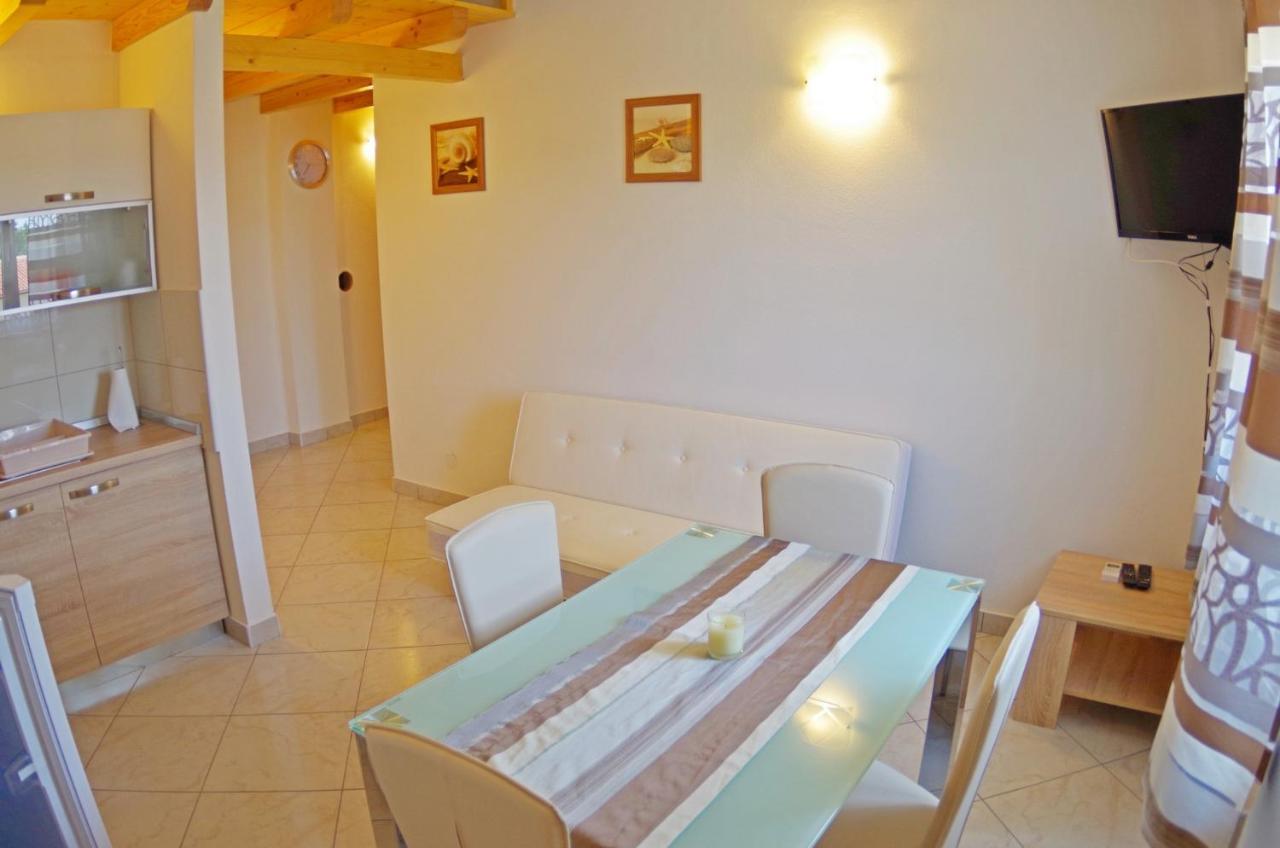 Holiday Apartments In House Sanja Rakalj Exterior photo
